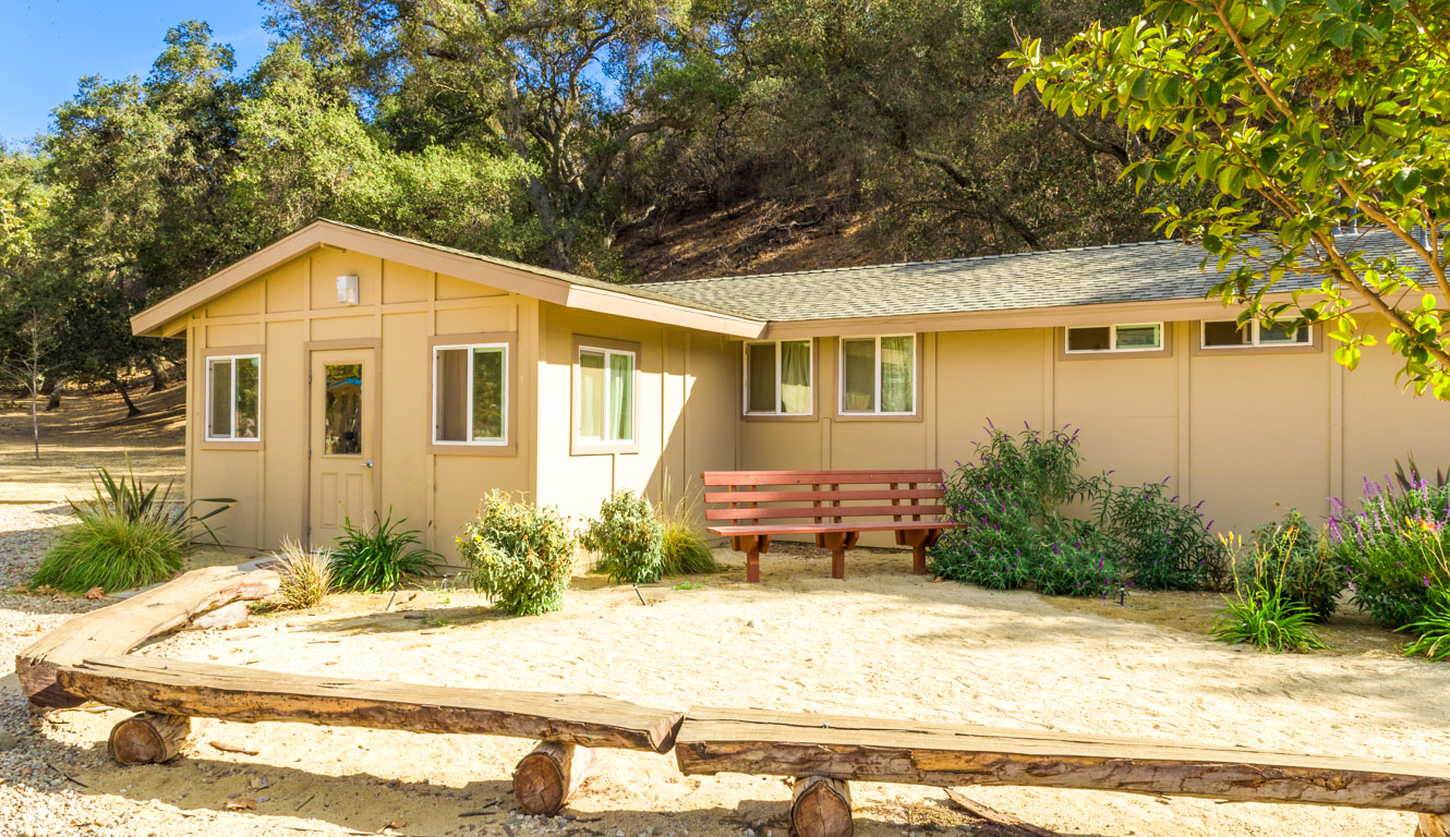 Closer picture of a typical bunk building